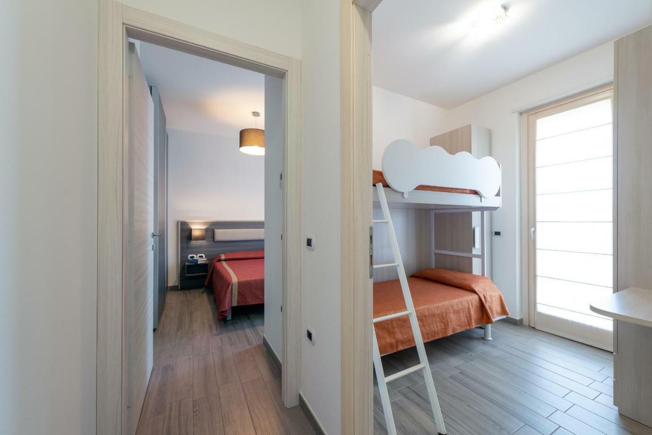 Boca Marina Aparthotel Alba Adriatica Bagian luar foto