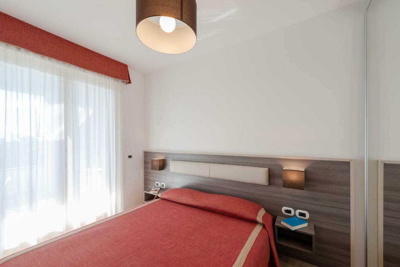 Boca Marina Aparthotel Alba Adriatica Bagian luar foto