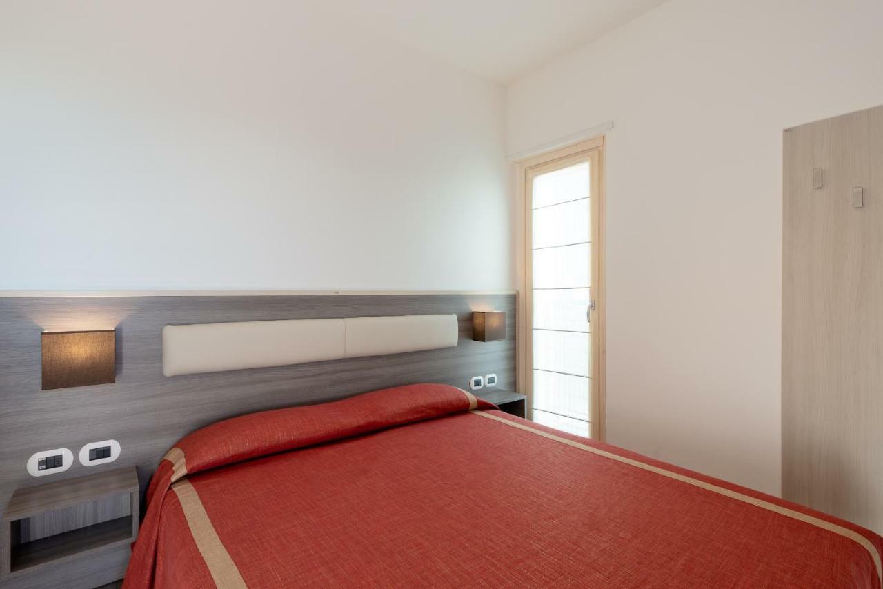 Boca Marina Aparthotel Alba Adriatica Bagian luar foto